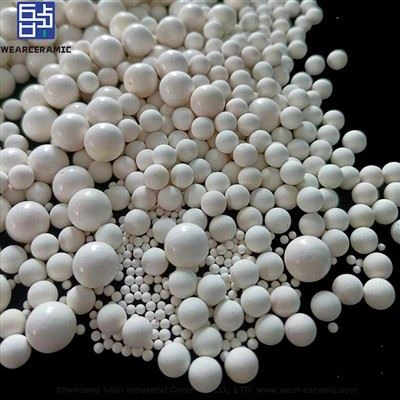 Zirconia härdade aluminiumoxidpärlor